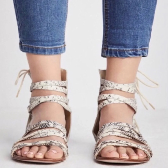 Free People Juliette snake gladiator sandals New 9 - Picture 2 of 11